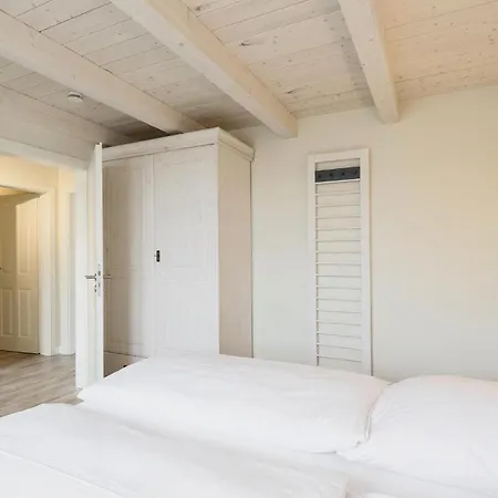 Hébergement de vacances 1 Bedroom Awesome In